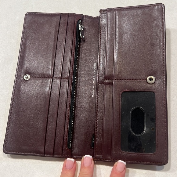 Authentic Marc Jacobs Wallet - Picture 3 of 4